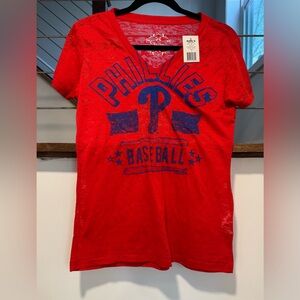 Phillies womens Red Baseball Graphic Tee small